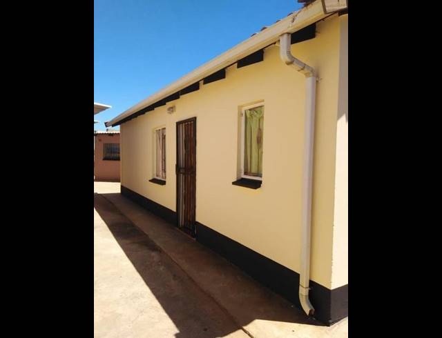 3 BEDROOM PROPERTY TO RENT IN PROTEA GLEN EXT